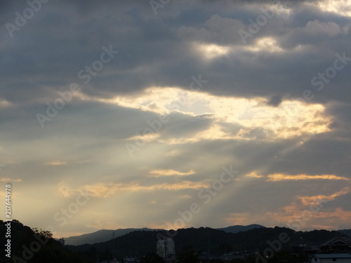 雲間から射すエンジェルハイロウ Stock Photo And Royalty Free