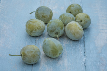 Mirabellen auf dem Tisch