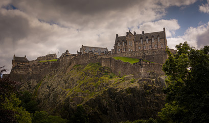 Fototapeta na wymiar Edinburgh castle view from below
