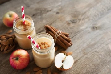 Photo sur Plexiglas Milk-shake Apple pie protein smoothie