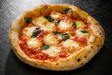 ホームメイドピッツア　Italian home-made pizza