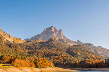 Obraz premium Pic d'Ossau en automne