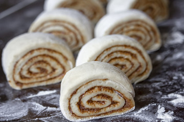 Crude dough cinnamon rolls