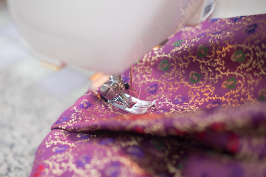 Processes of sewing silk on the sewing machine