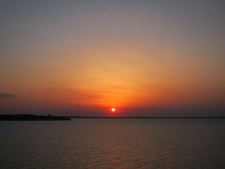 海から望む夕日 サンセット 夕焼け空