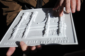 Touristic tour for blind people in Rome with Braille tablet