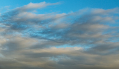 coucher de soleil dans les nuages 