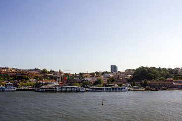 Fototapeta premium Landscape from across the Douro River