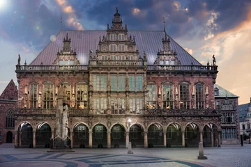Bremer Rathaus im Morgengrauen © pixelschoen