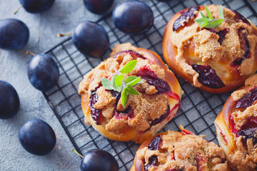 homemade summer buns