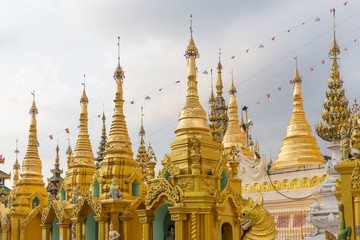 Fototapeta na wymiar Shwedagon Pagoda, Yangon, Myanmar