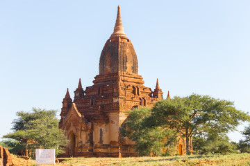 Fototapeta na wymiar Tham Bula temple in Bagan, Myanmar