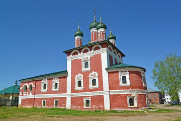 Fototapeta na wymiar Church of Our Lady of Smolensk in the territory of Bogoyavlensky convent. Uglich, Yaroslavl region