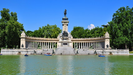 Fototapeta na wymiar Monument to Alfonso XII in Buen Retiro Park, Madrid, Spain