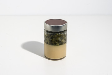 Barattolo con fave e cicorie