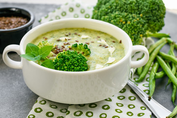 Broccoli soup puree.