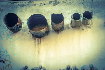 alte Rohre aus der Wand