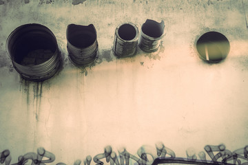 alte Rohre aus der Wand
