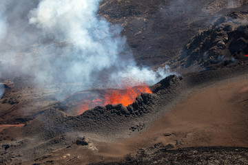 Eruption du volcan de la Fournaise à la Réunion en avril 2018