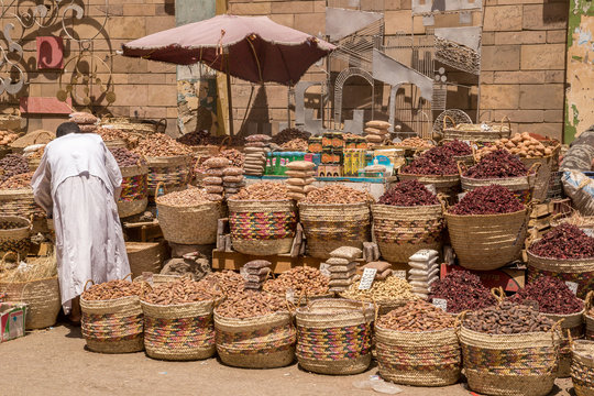 Fototapeta Traditional egyptian bazaar with herbs and spices in Aswan, Egypt. spices bazaar
