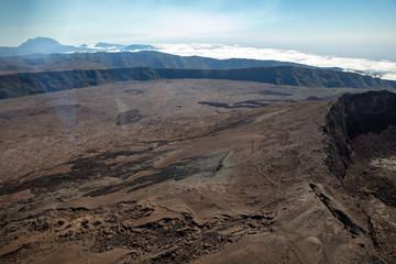 Fototapeta na wymiar Vue aérienne du volcan La Fournaise à La Réunion
