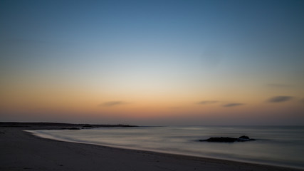 Fototapeta na wymiar coucher de soleil cote Est Namibie plage