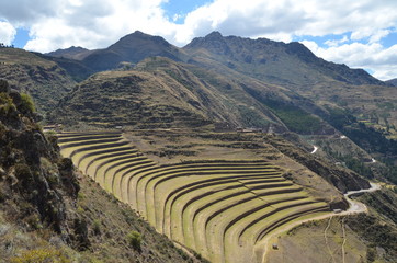 Fototapeta na wymiar Cittadella e Terrazamenti Inca di Pisaq Valle Sacra Perù