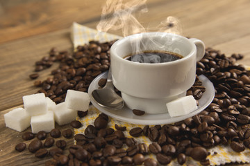 Un café caliente por la mañana