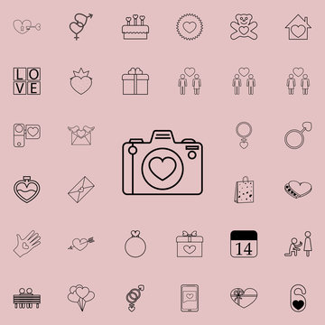 camera with a lens of the heart icon. Detailed set of Valentine icons. Premium quality graphic design sign. One of the collection icons for websites, web design, mobile app