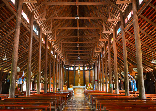 Ban Song Yae church, The Largest wooden church in Thailand at Yasothon province