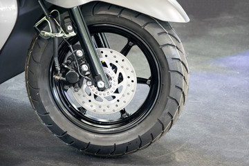 Obraz premium Motorcycles wheels front
