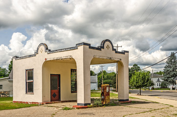 Vintage Gas Station with Rusty Gas Pump 7712