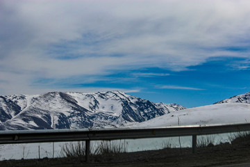 NIEVE EN LA MONTAÑA CAMINO FARELLONES EL COLORADO