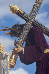 Jesús con la cruz, semana santa de Sevilla, hermandad de San Roque