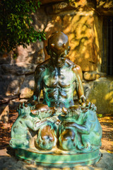 Statue Teufel sitzend auf Kupfer Bronze