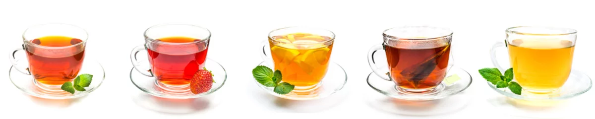 Foto op Plexiglas Collectie kopje thee en aardbei, munt en citroen op wit © angelus_liam