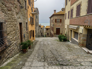 Fototapeta na wymiar Streets in Borgo sul Trasimeno in Umbria