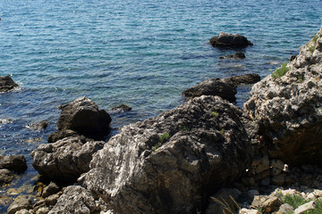 Rocky bay with giant boulders daytime