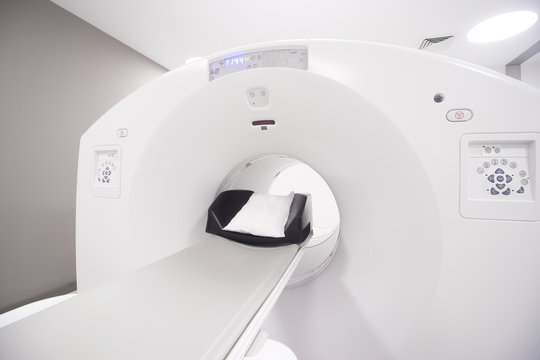 tomography cancer treatment machine in hospital / nuclear medicine device