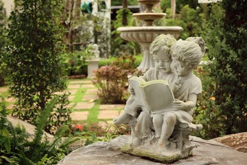 Fototapeta premium Vintage sculpture garden decoration