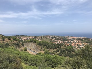 Fototapeta na wymiar Ville de Banyuls vue depuis la côte de Vermeille, Pyrénées- Orientales, Catalogne, Languedoc-Roussillon, France