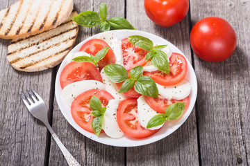 Caprese salad with mozzarella
