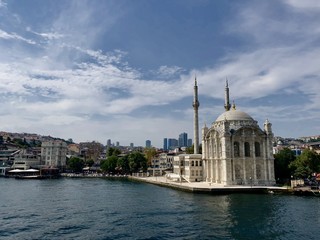 Fototapeta na wymiar Bosphorus Ortakoy Mosque