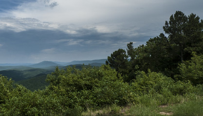 Fototapeta na wymiar Lush summer landscape in the Ouachita Mountains, Oklahoma