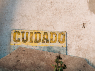 Rust Be Careful Sign In Spanish