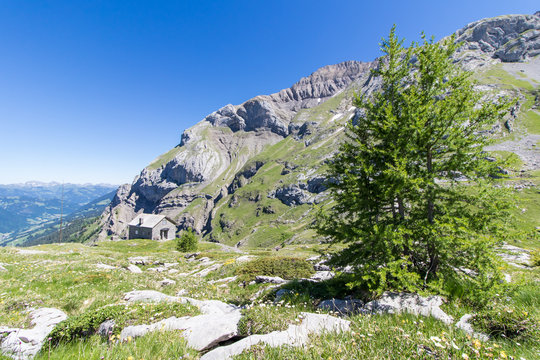 Paysage montagnard sur le col de Sanetsch (Suisse)