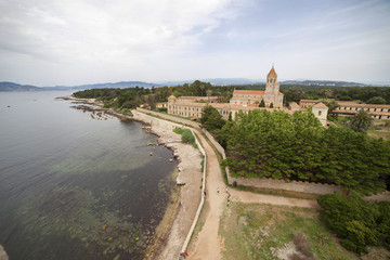 Fototapeta na wymiar Francia, Cannes, isola di Sain Honorat, il monastero di Lerino