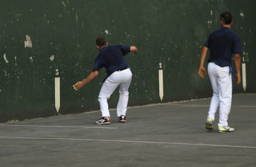 Partido de pelota mano