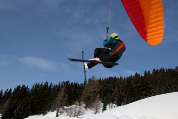 Verbier switzerland paragliding
