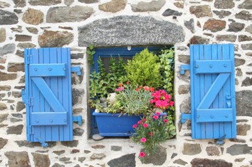 Fenster im typischen bretonischen Haus